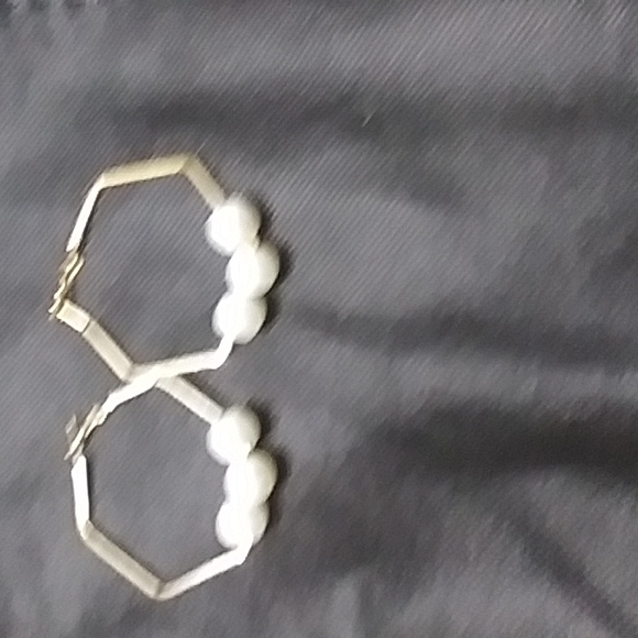 Jewelry - Earring